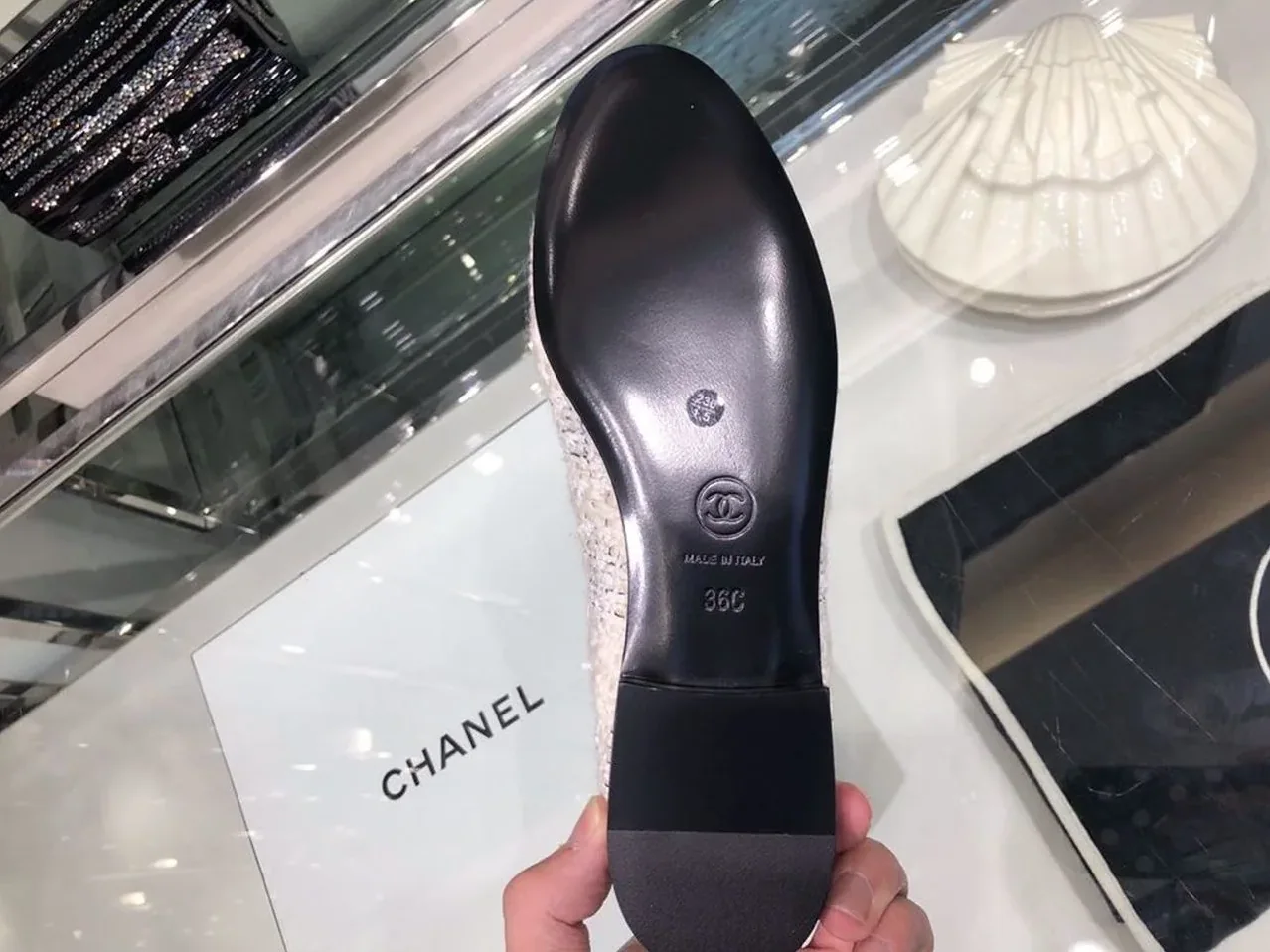 Chanel Ballerina Flats Tweed & Grosgrain Calfskin Leather Fall in Winter Collection Grey/Black