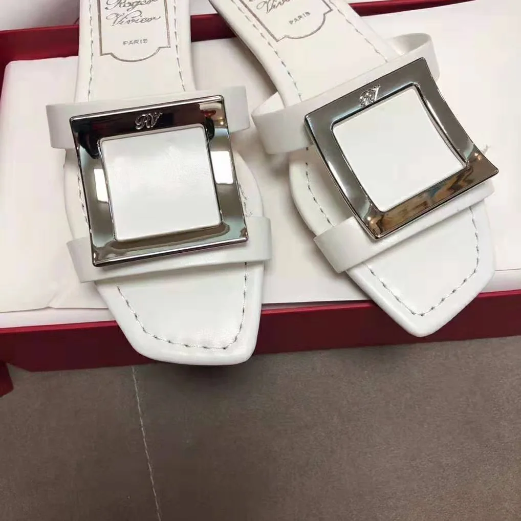 Roger Vivier Bikiviv' Mules Flat Sandals for Women in White Roger Vivier Bikiviv' Mules Flat Sandals for Women in White