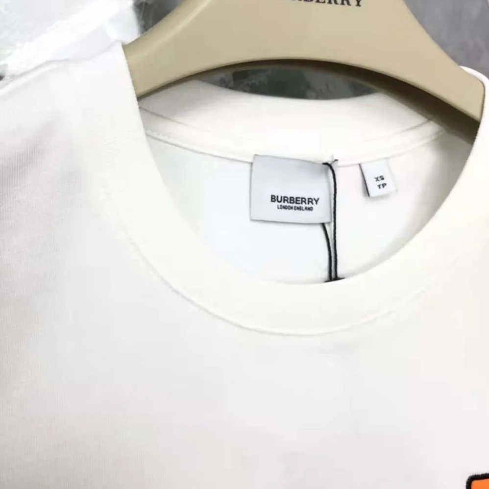 Burberry Logo Appliqué Cotton Oversized T-shirt for Women in White