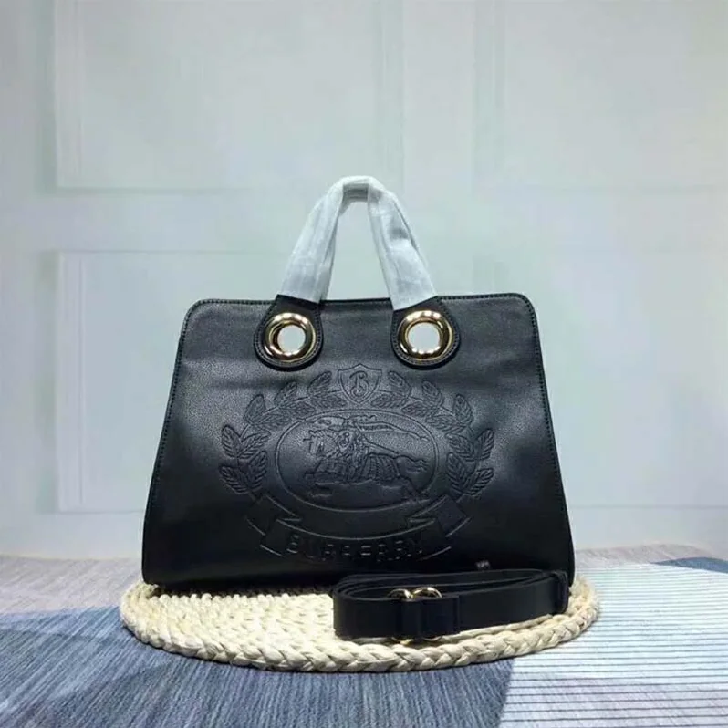 Burberry The Leather Crest Grommet Detail Tote for Women in Black