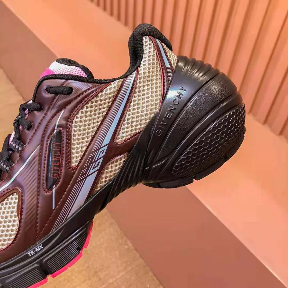 Givenchy TK-MX Runner Sneakers in Mesh for Unisex in Pink Givenchy TK-MX Runner Sneakers in Mesh for Unisex in Pink