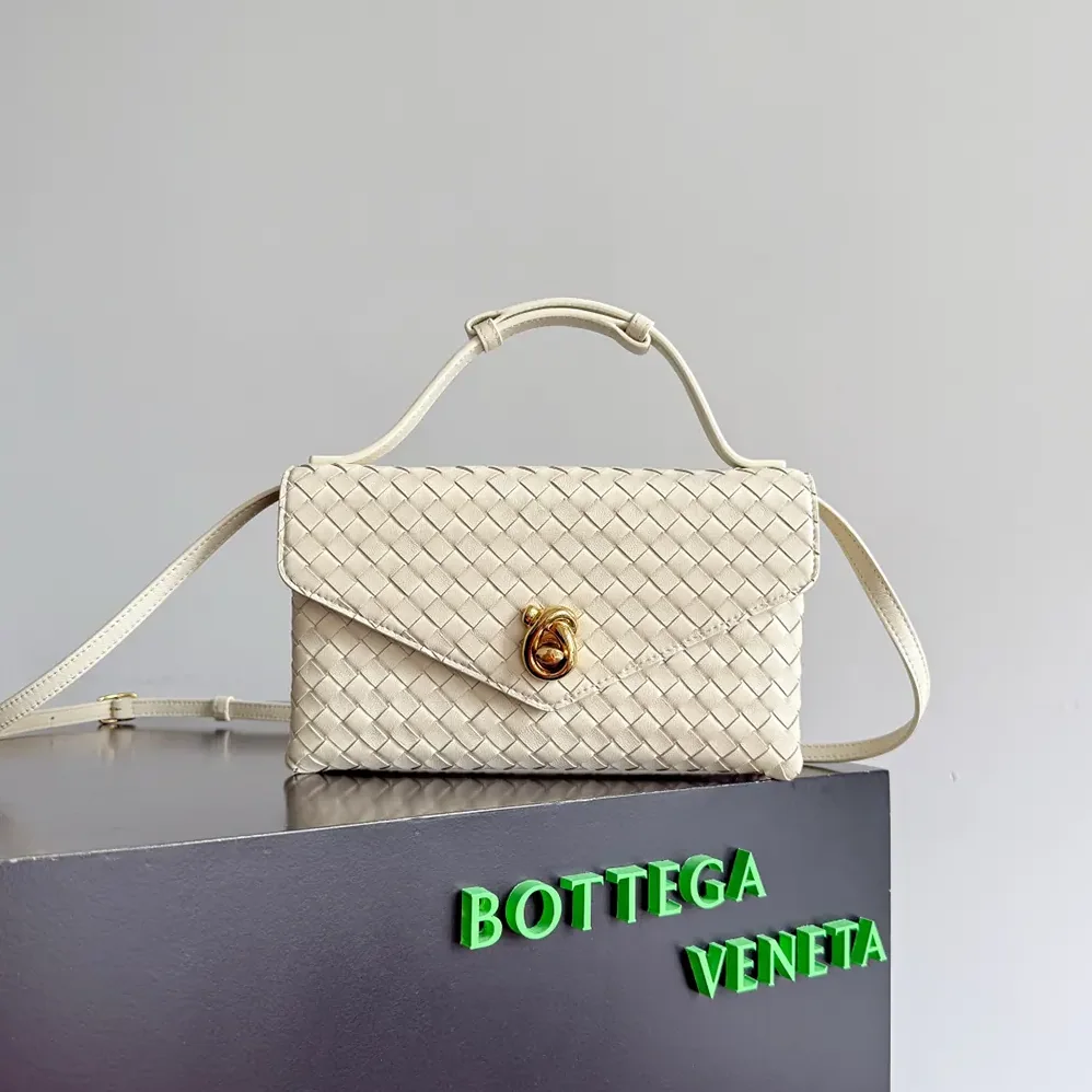 Bottega Veneta Knot Lock in Intrecciato Piccolo Leather for Women in White