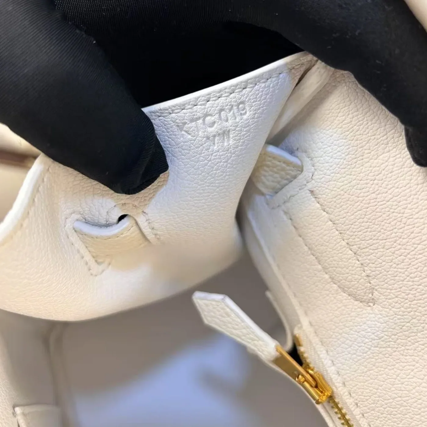 Hermes Birkin Top Handle Bag in White Gold Hardware Hermes Birkin Top Handle Bag in White Gold Hardware