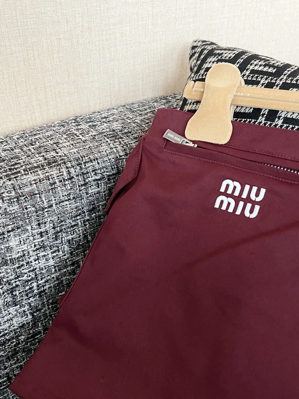 Miu Miu Technical Poplin Cargo Mini Skirt Bordeaux Miu Miu Technical Poplin Cargo Mini Skirt Bordeaux