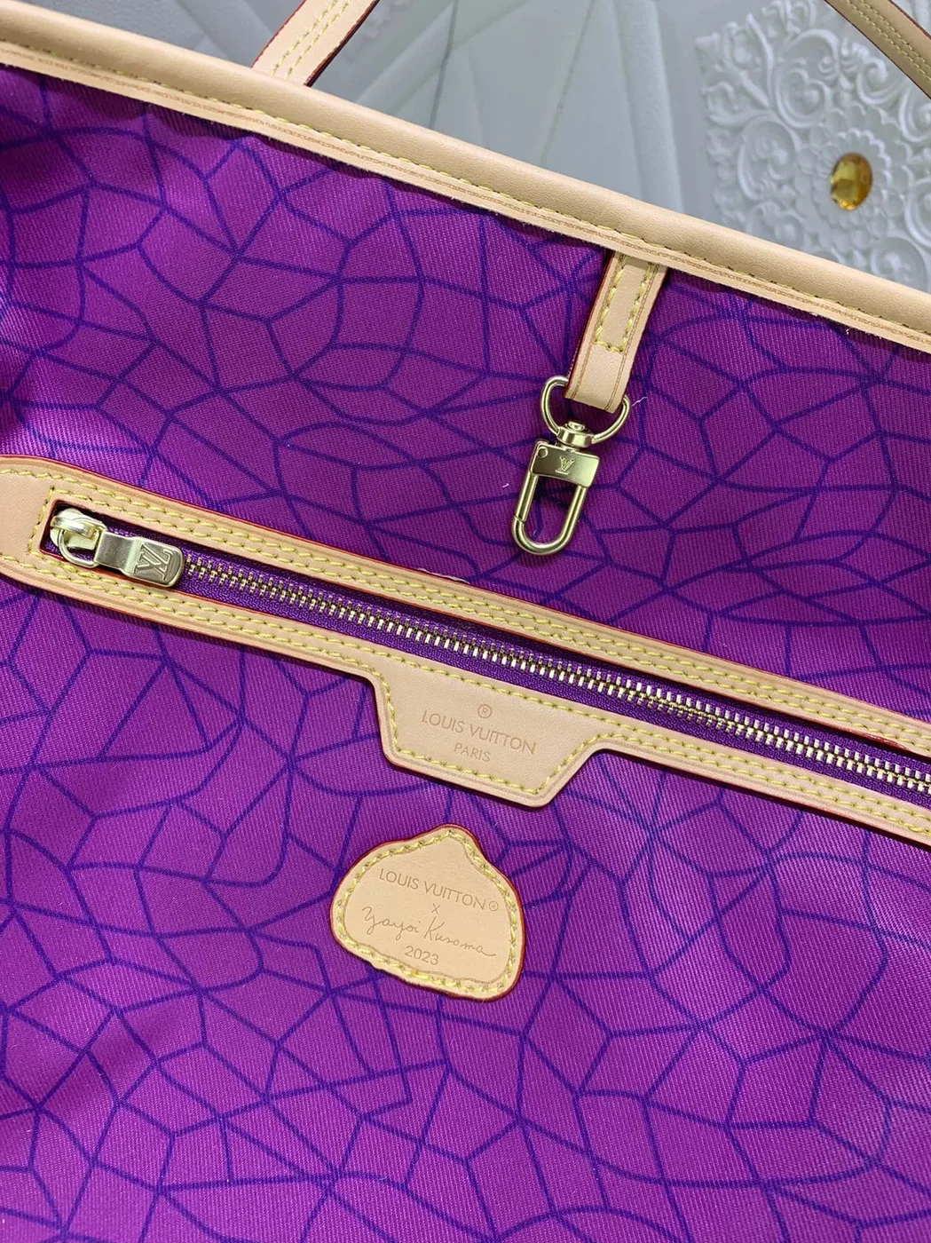 Louis Vuitton LV x YK Neverfull MM Tote Bag in Brown Monogram Gold Hardware Louis Vuitton LV x YK Neverfull MM Tote Bag in Brown Monogram Gold Hardware