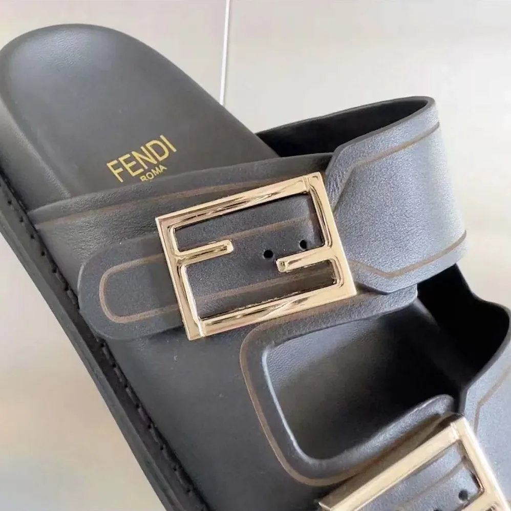 Fendi Feel Black Leather Slides for Unisex