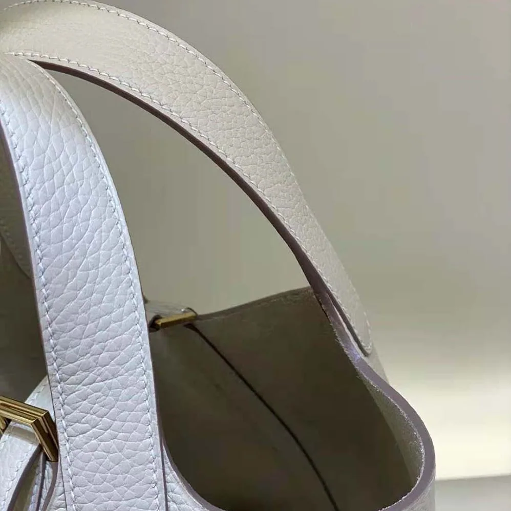 Hermes Picotin Lock 18cm in Clémence leather for Women in White Hermes Picotin Lock 18cm in Clémence leather for Women in White