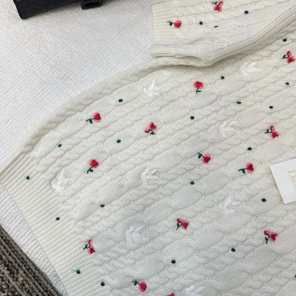 Dior Dioramour Embroidered Short-Sleeved Sweater Ecru Cashmere Cable for Women in Knit