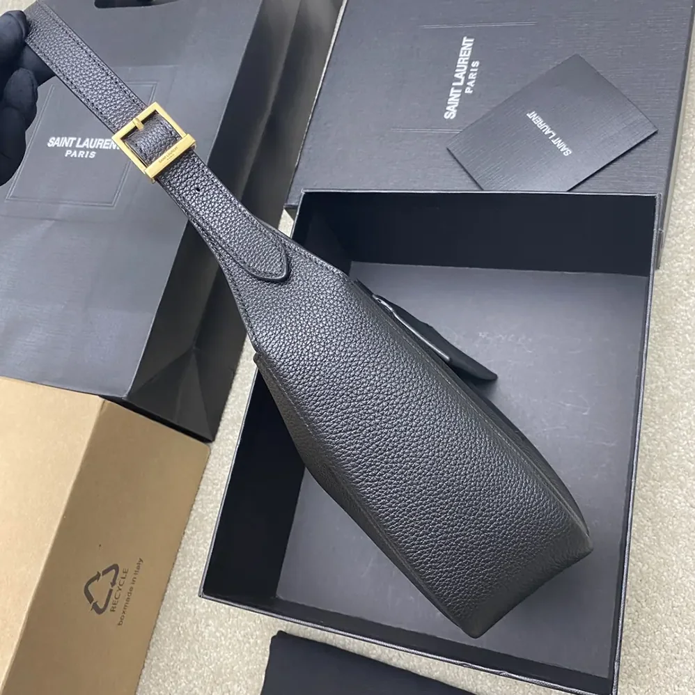 Saint Laurent YSL Le 5 à 7 Supple Baby in Grained Leather for Women in Black Saint Laurent YSL Le 5 à 7 Supple Baby in Grained Leather for Women in Black