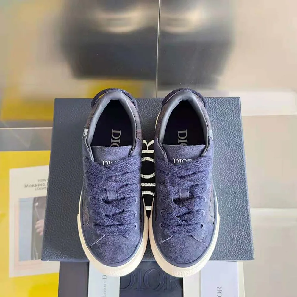 Dior Tears B33 Sneaker Blue Dior Oblique Denim and Peace Sign Dior Tears and Navy Blue Suede for Men Dior Tears B33 Sneaker Blue Dior Oblique Denim and Peace Sign Dior Tears and Navy Blue Suede for Men