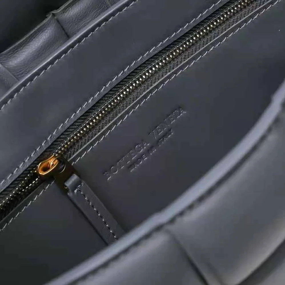 Bottega Veneta Padded Cassette Padded Intreccio Leather Cross-Body Bag for Women in Gray Bottega Veneta Padded Cassette Padded Intreccio Leather Cross-Body Bag for Women in Gray