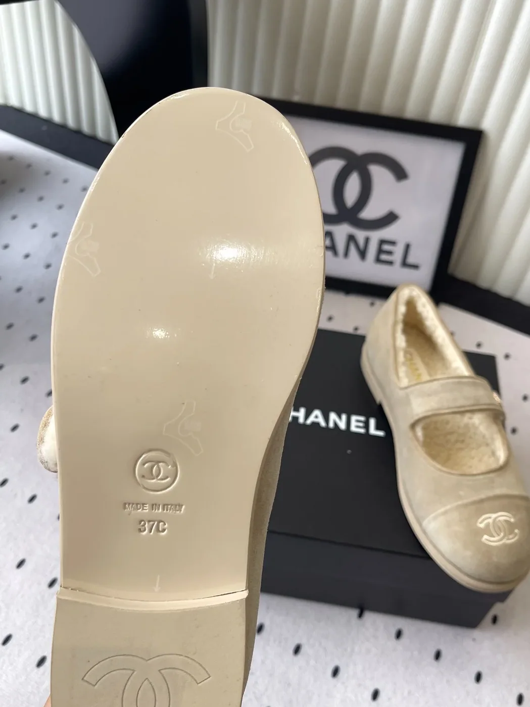 Chanel Mary Jane Flats Beige Suede Shearling Chanel Mary Jane Flats Beige Suede Shearling
