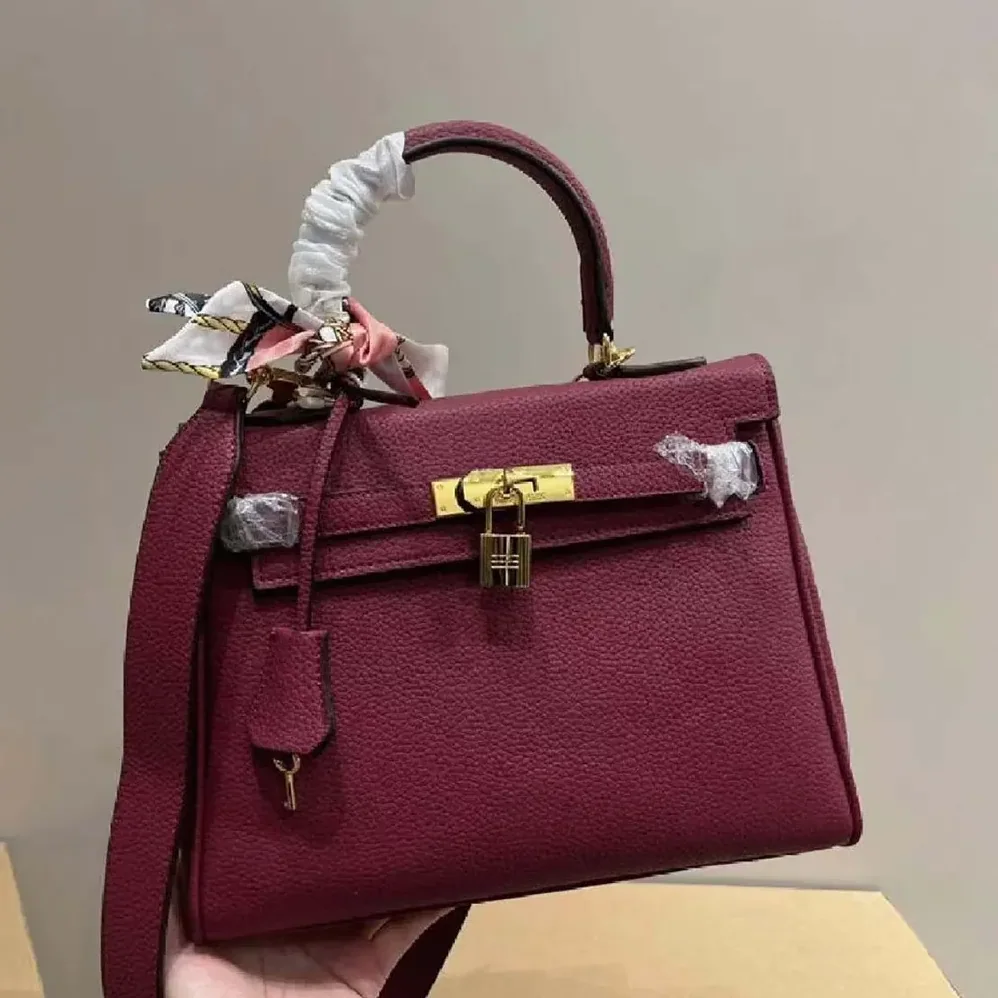 Hermes Kelly Bag 20 in Epsom Leather for Women in Bordeaux