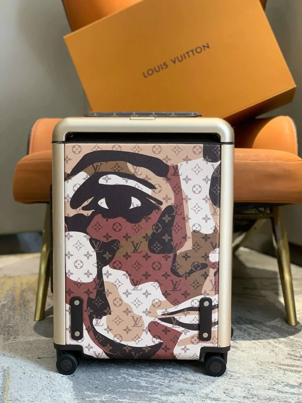 Louis Vuitton Horizon 55 Suitcase in Monogram Brown Champagne Hardware Louis Vuitton Horizon 55 Suitcase in Monogram Brown Champagne Hardware