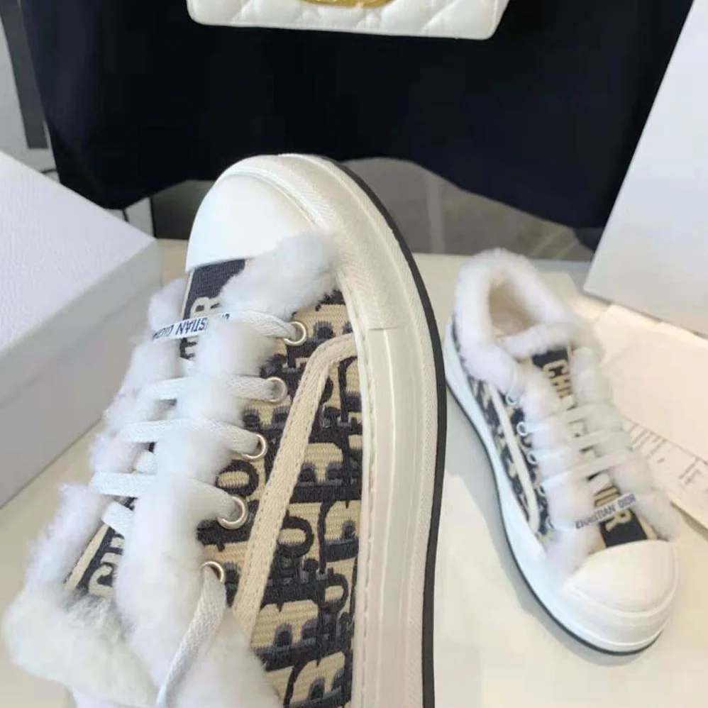 Dior Walk'n'dior Platform Sneaker Deep Blue Dior Oblique Embroidered Cotton and White Shearling for Women Dior Walk'n'dior Platform Sneaker Deep Blue Dior Oblique Embroidered Cotton and White Shearling for Women