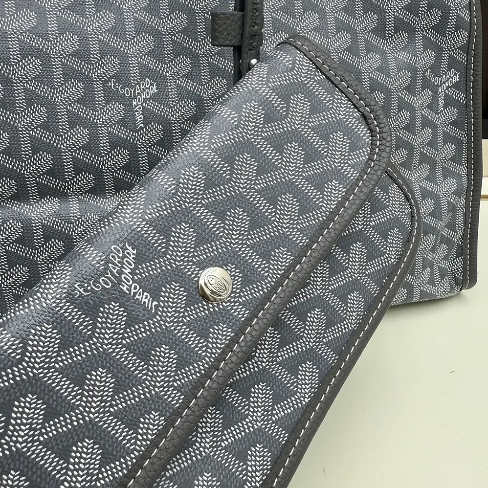 Goyard Hardy Pm Bag for Unisex in Grey