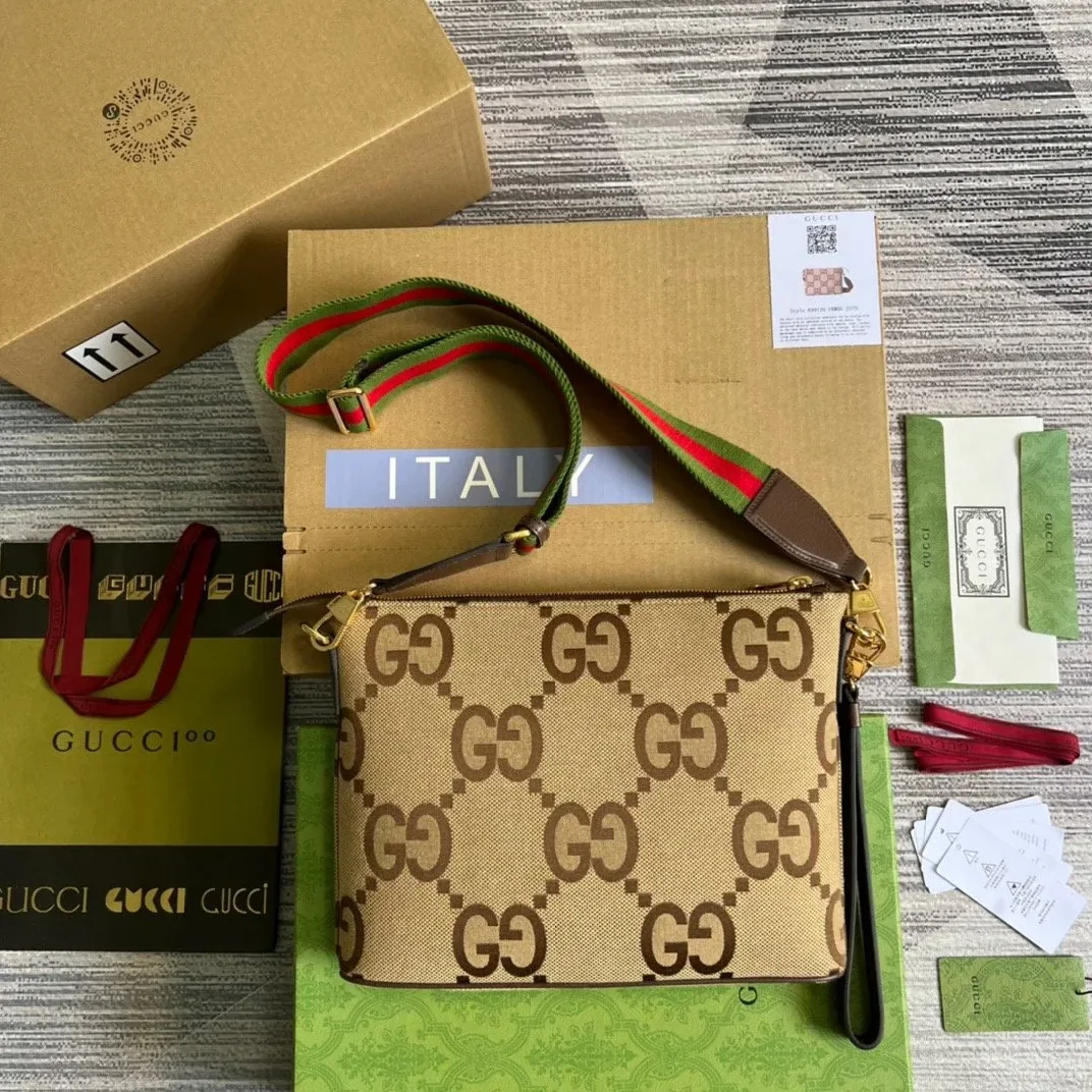 Gucci Jumbo GG Messenger Bag Camel And Ebony Jumbo GG Canvas / Gucci Jumbo GG Messenger Bag Camel And Ebony Jumbo GG Canvas /