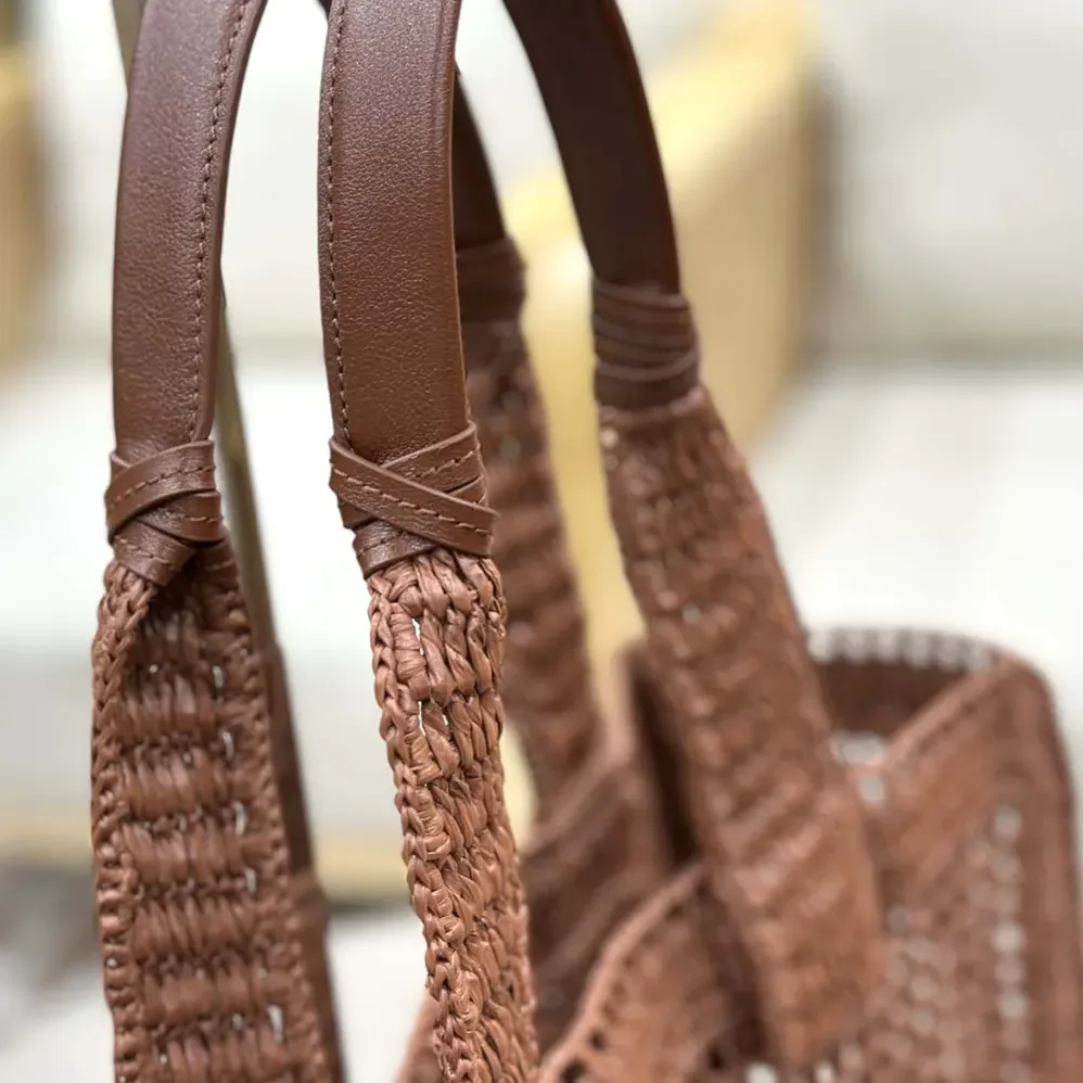Chloe Summer Banana East-west Tote Bag in Raffia & Buffalo Leather for Women Chloe Summer Banana East-west Tote Bag in Raffia & Buffalo Leather for Women