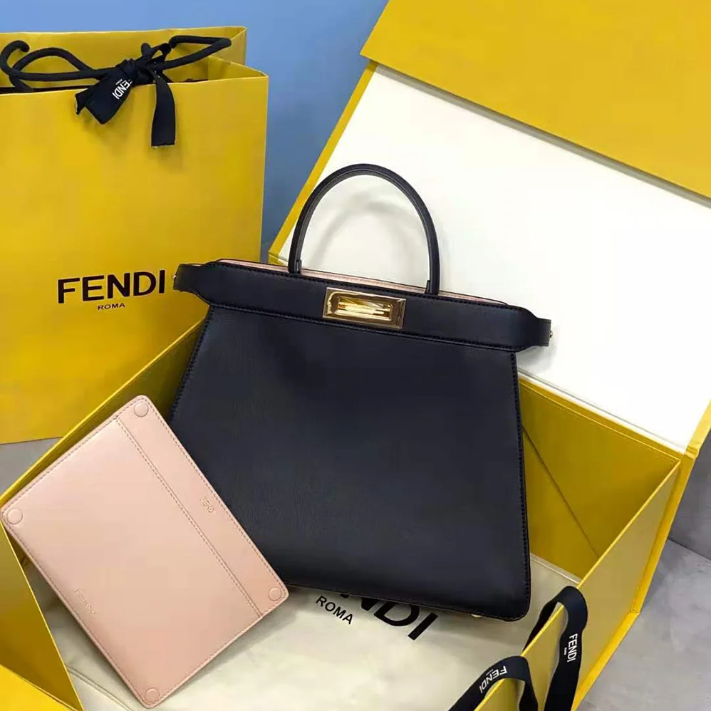 Fendi Peekaboo Iseeu Medium Leather Bag for Women in Black Fendi Peekaboo Iseeu Medium Leather Bag for Women in Black