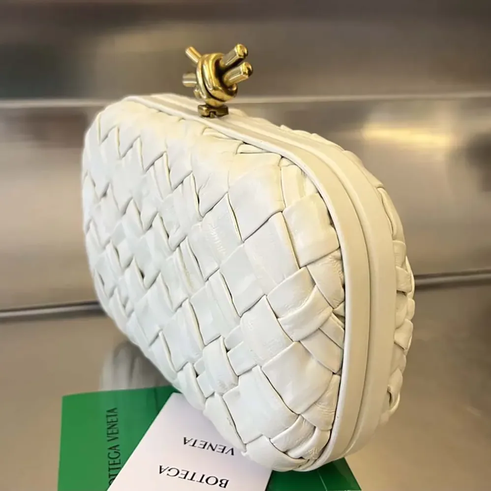 Bottega Veneta Knot Minaudière Clutch in Calfskin Leather for Women in White Bottega Veneta Knot Minaudière Clutch in Calfskin Leather for Women in White