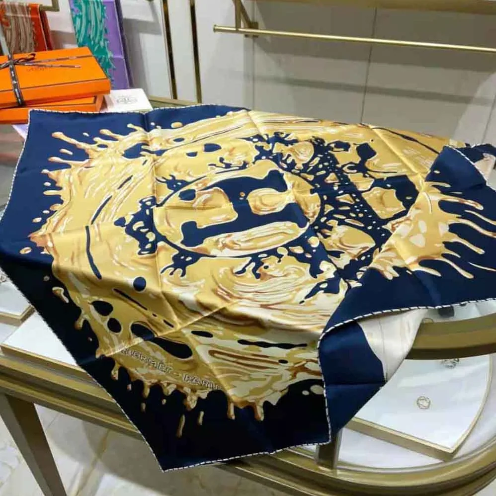Hermes Peinture Fraiche Scarf 45 in Silk Twill with Hand for Women in Rolled Edges