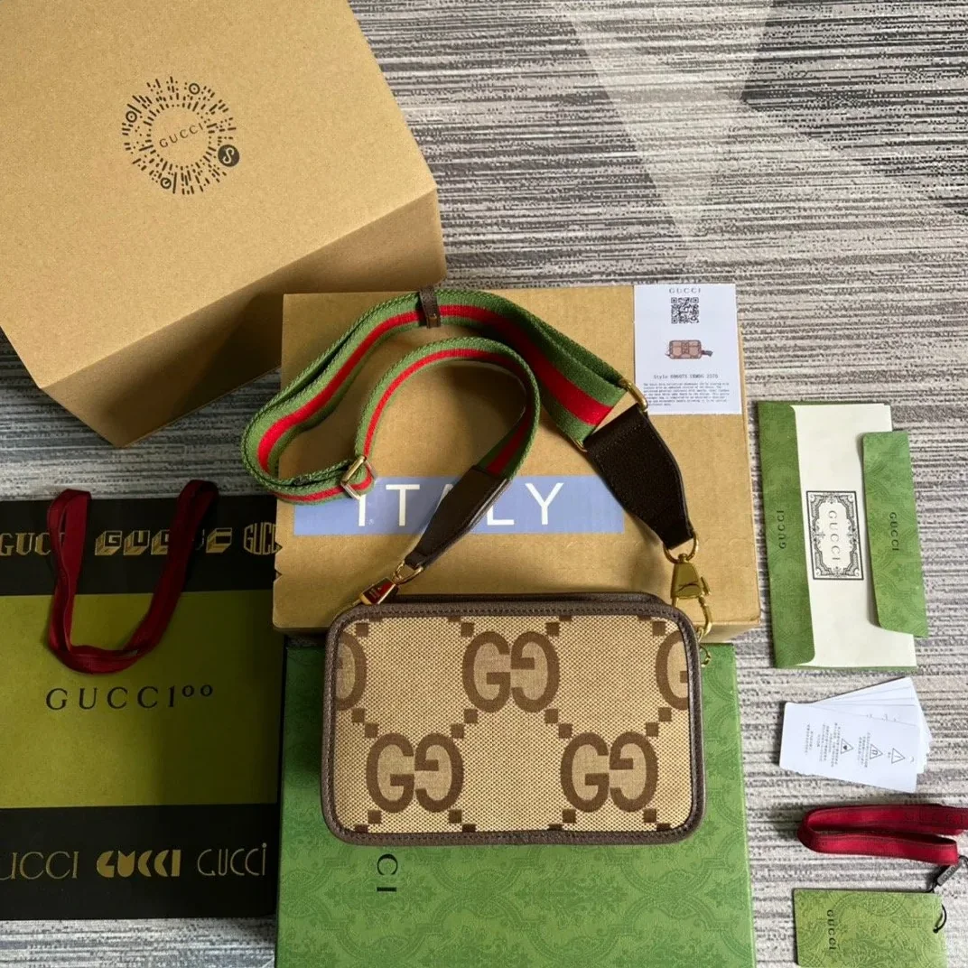 Gucci Jumbo GG Mini Bag Camel And Ebony Jumbo GG Canvas / Gucci Jumbo GG Mini Bag Camel And Ebony Jumbo GG Canvas /