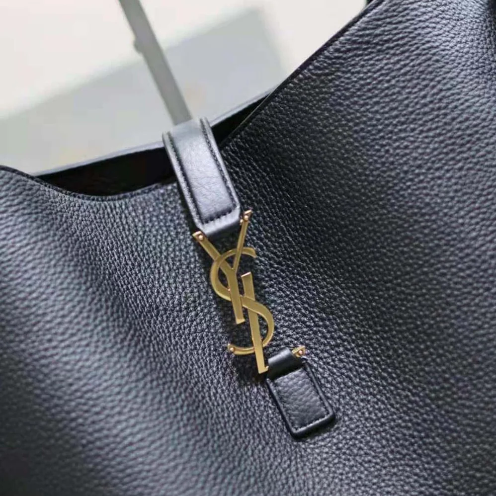 Saint Laurent YSL Bea in Grained Leather for Women in Black Saint Laurent YSL Bea in Grained Leather for Women in Black