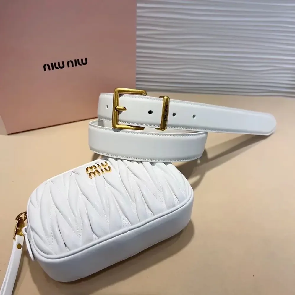 Miu Miu Belt with Matelassé Pouch for Women in White Miu Miu Belt with Matelassé Pouch for Women in White