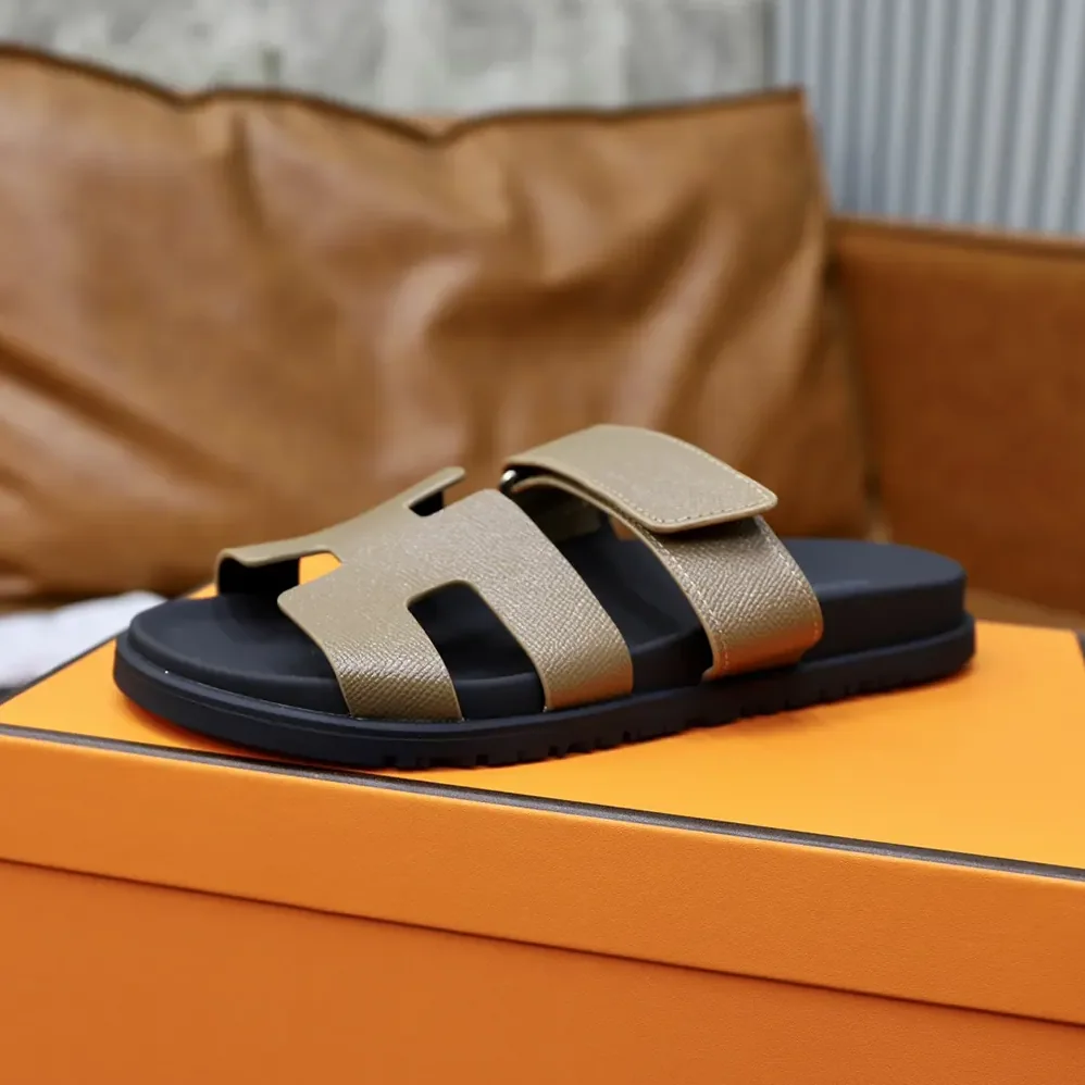 Hermes Chypre Sandal for Unisex in Dark Brown