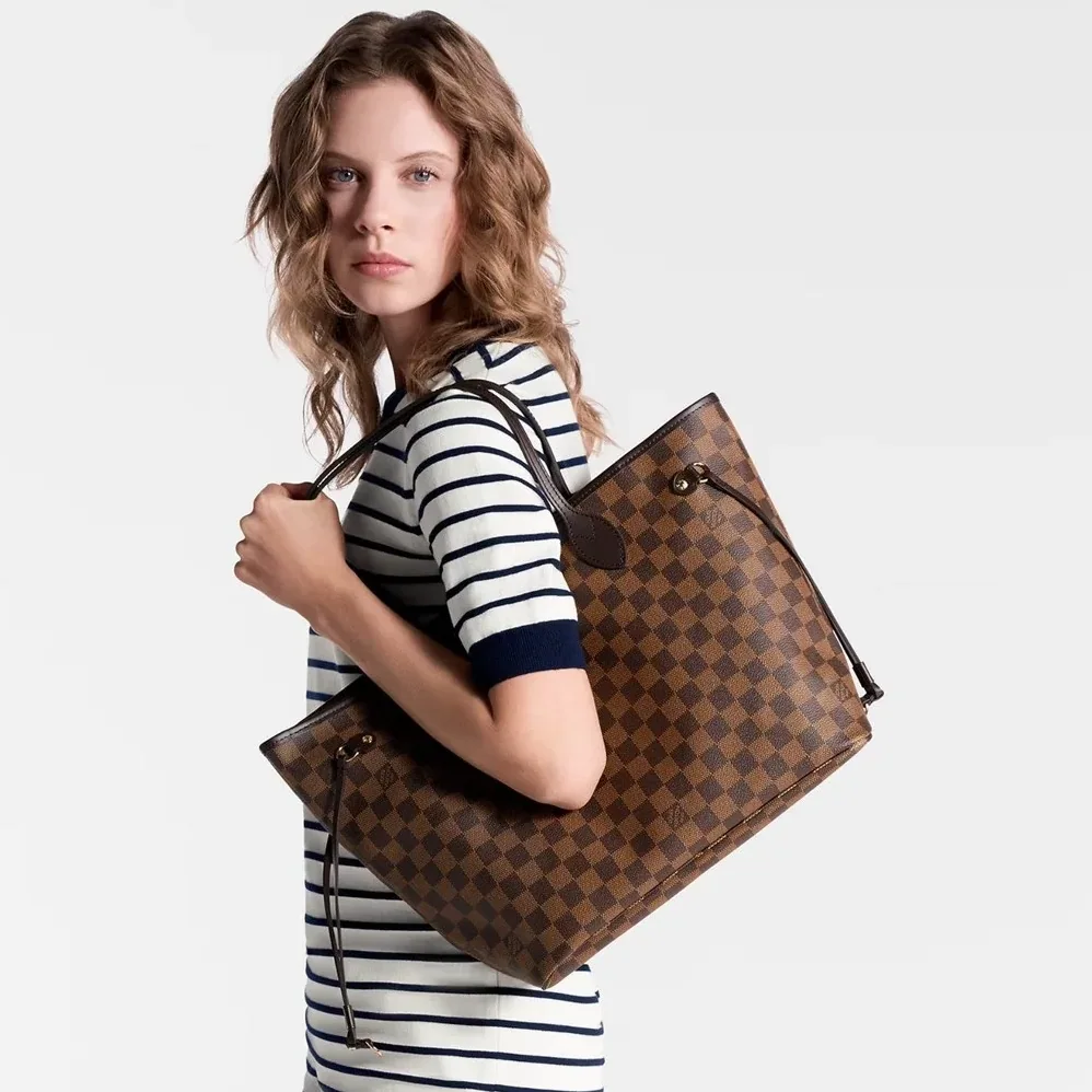 Louis Vuitton Neverfull MM Tote Bag in Brown Gold Hardware
