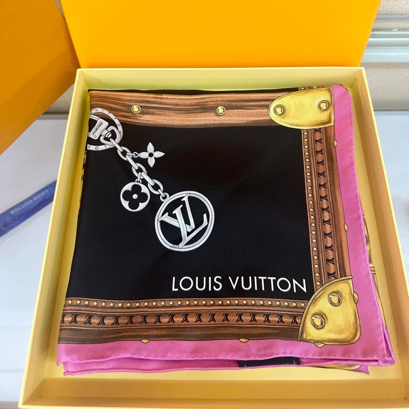Louis Vuitton Strap And Trunk Square 90 Scarf Black