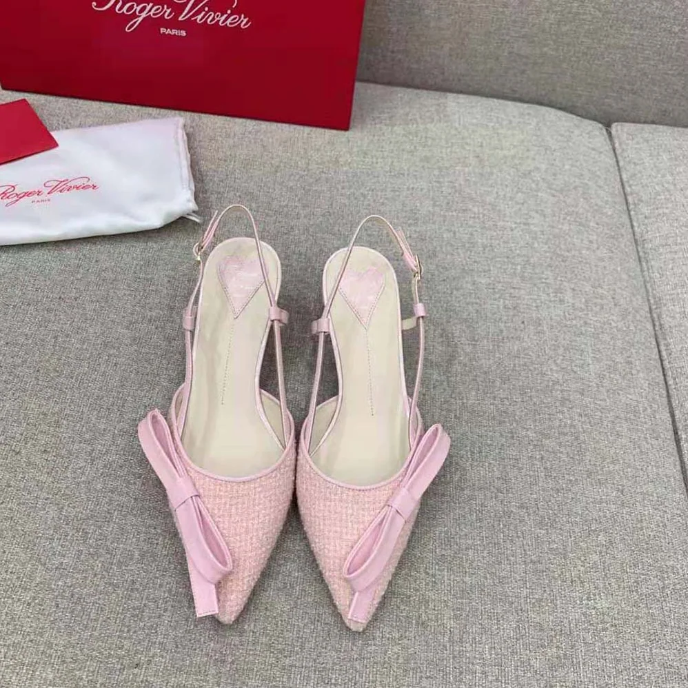 Roger Vivier Virgule Bow Slingback Pumps in Fabric for Women in Pink