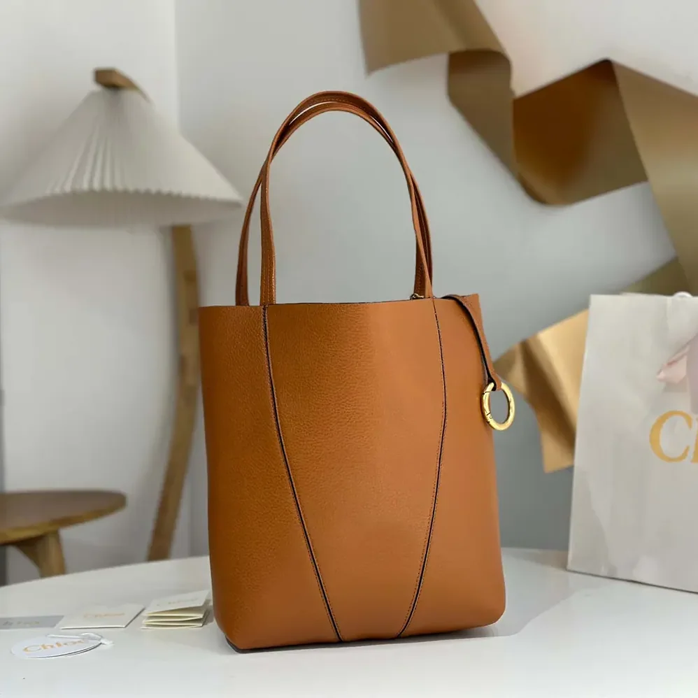 Chloe Chloé Spin Tote Bag in Grained Leather for Women in Brown Chloe Chloé Spin Tote Bag in Grained Leather for Women in Brown