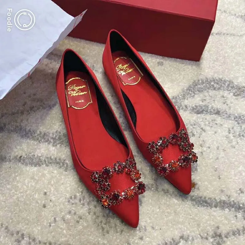 Roger Vivier Flower Strass Buckle Ballerinas Silk Satin 5mm Heel for Women Roger Vivier Flower Strass Buckle Ballerinas Silk Satin 5mm Heel for Women