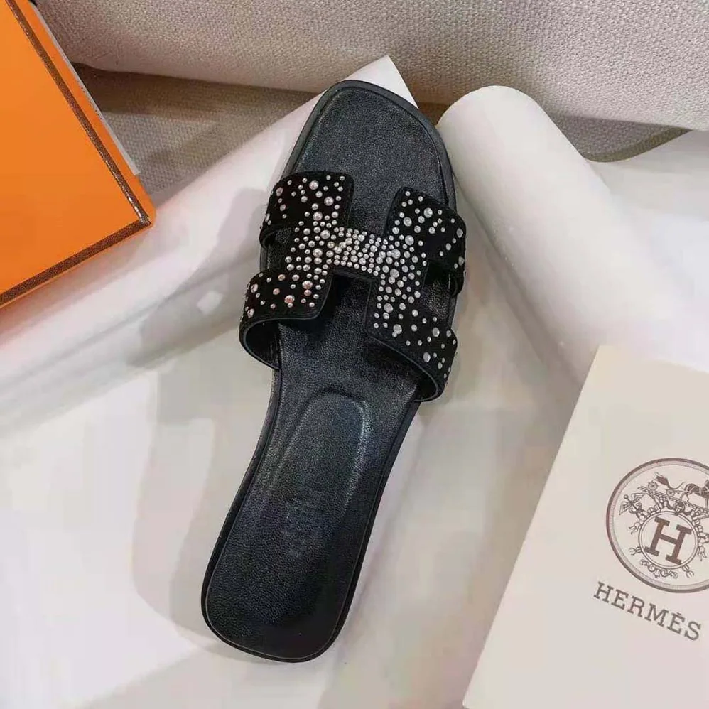 Hermes Oasis Sandal in Suede Goatskin for Women in Black Hermes Oasis Sandal in Suede Goatskin for Women in Black