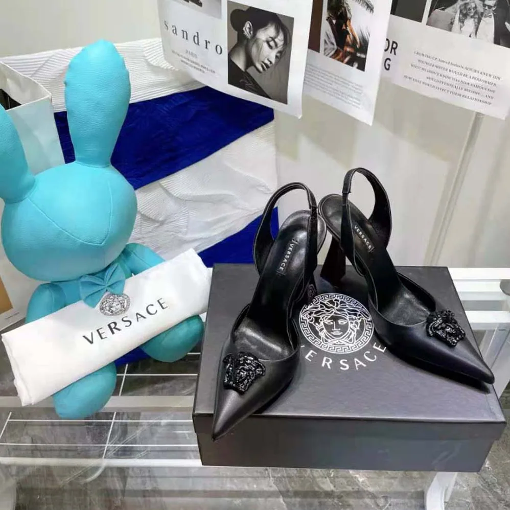 Versace LA Medusa Sling-Black Pumps in 10.5cm Heel Hight for Women Versace LA Medusa Sling-Black Pumps in 10.5cm Heel Hight for Women