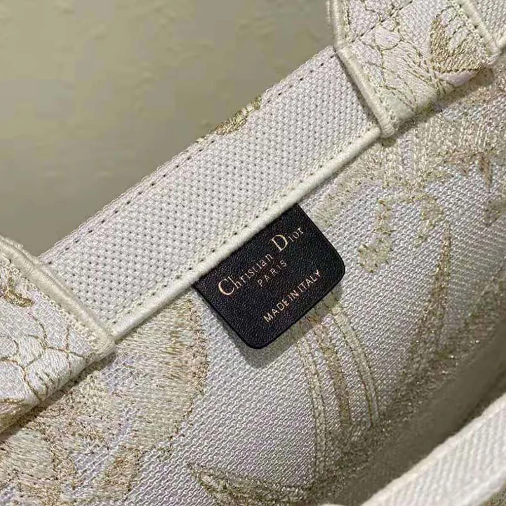 Dior Medium Dior Book Tote Dior Rêve d'Infini Embroidery with Gold for Women in Tone Metallic Thread
