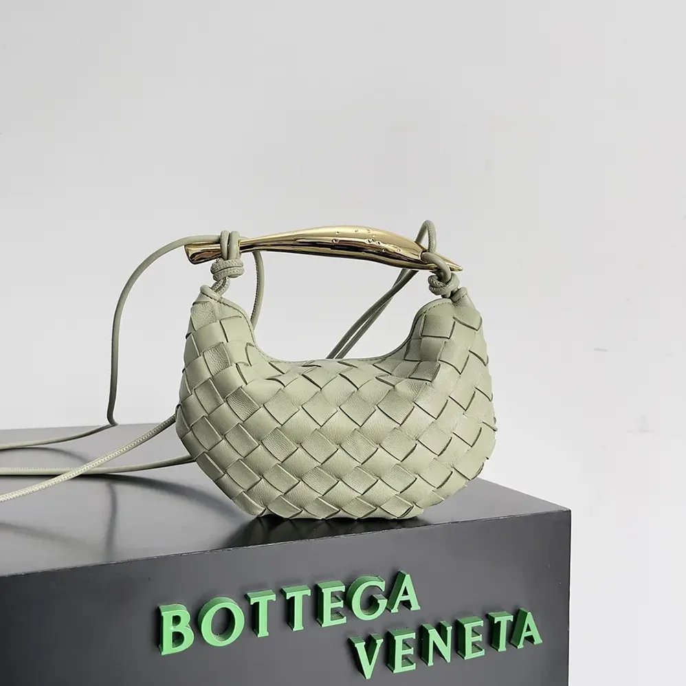 Bottega Veneta Baby Sardine for Women in Green Bottega Veneta Baby Sardine for Women in Green