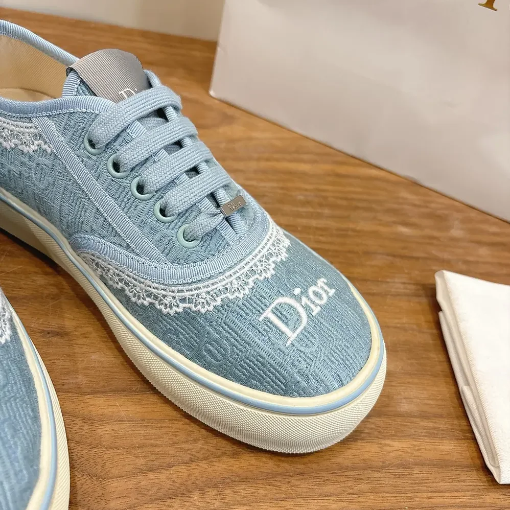 Dior Saltwind Sneaker Bleu Ciel Dior Oblique Embroidered Cotton and White Lace for Unisex Dior Saltwind Sneaker Bleu Ciel Dior Oblique Embroidered Cotton and White Lace for Unisex