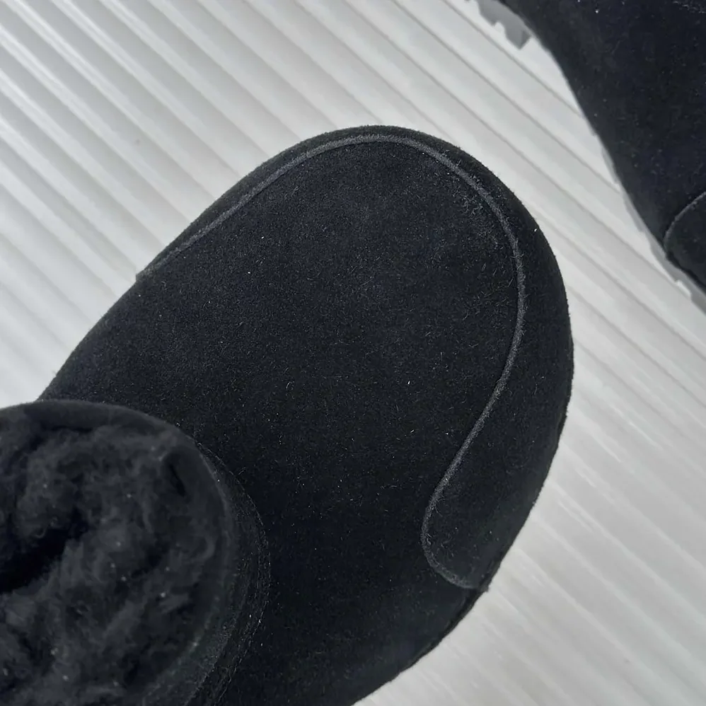 Balenciaga Alaska Fur Bootie in Black Split Calfskin and Synthetic Material for Unisex Balenciaga Alaska Fur Bootie in Black Split Calfskin and Synthetic Material for Unisex