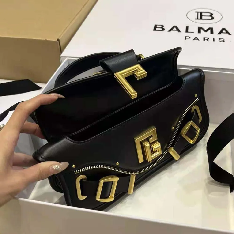 Balmain Blaze Clutch Bag in Smooth Leather for Women in Black Balmain Blaze Clutch Bag in Smooth Leather for Women in Black