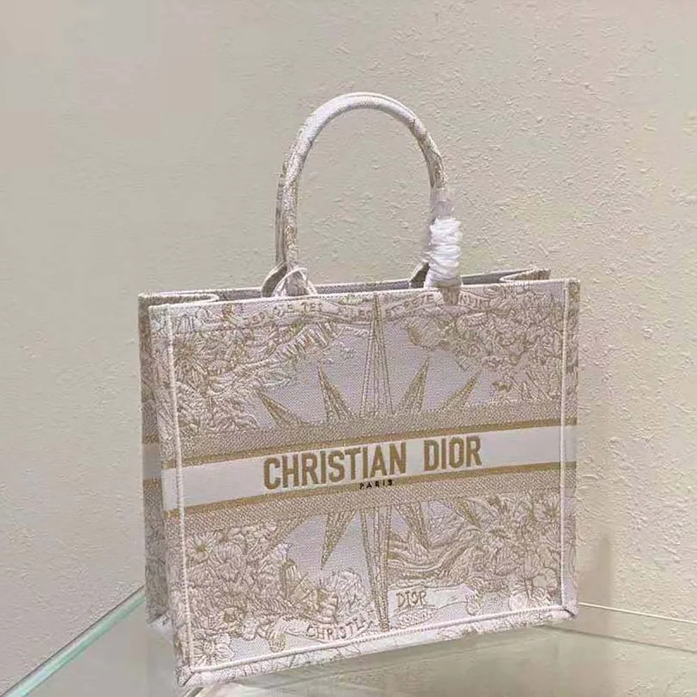 Dior Medium Dior Book Tote Dior Rêve d'Infini Embroidery with Gold for Women in Tone Metallic Thread