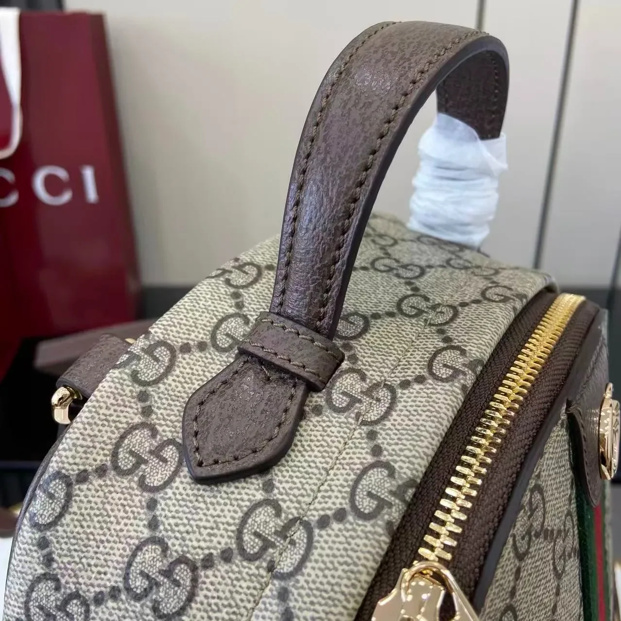 Gucci Ophidia Small Backpack / Beige/ Dark Brown Gold Hardware Gucci Ophidia Small Backpack / Beige/ Dark Brown Gold Hardware