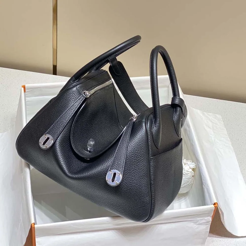 Hermes Lindy 26 in Clemence Leather for Women in Black
