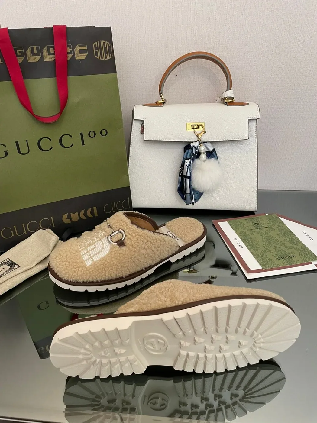 Gucci x The North Face Slippers Beige DEB70 Gucci x The North Face Slippers Beige DEB70