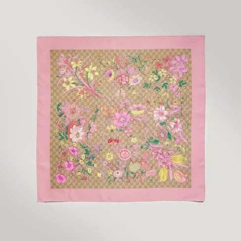 Gucci Printed GG Silk Twill Carre Scarf Light Pink in Multicolor Gucci Printed GG Silk Twill Carre Scarf Light Pink in Multicolor