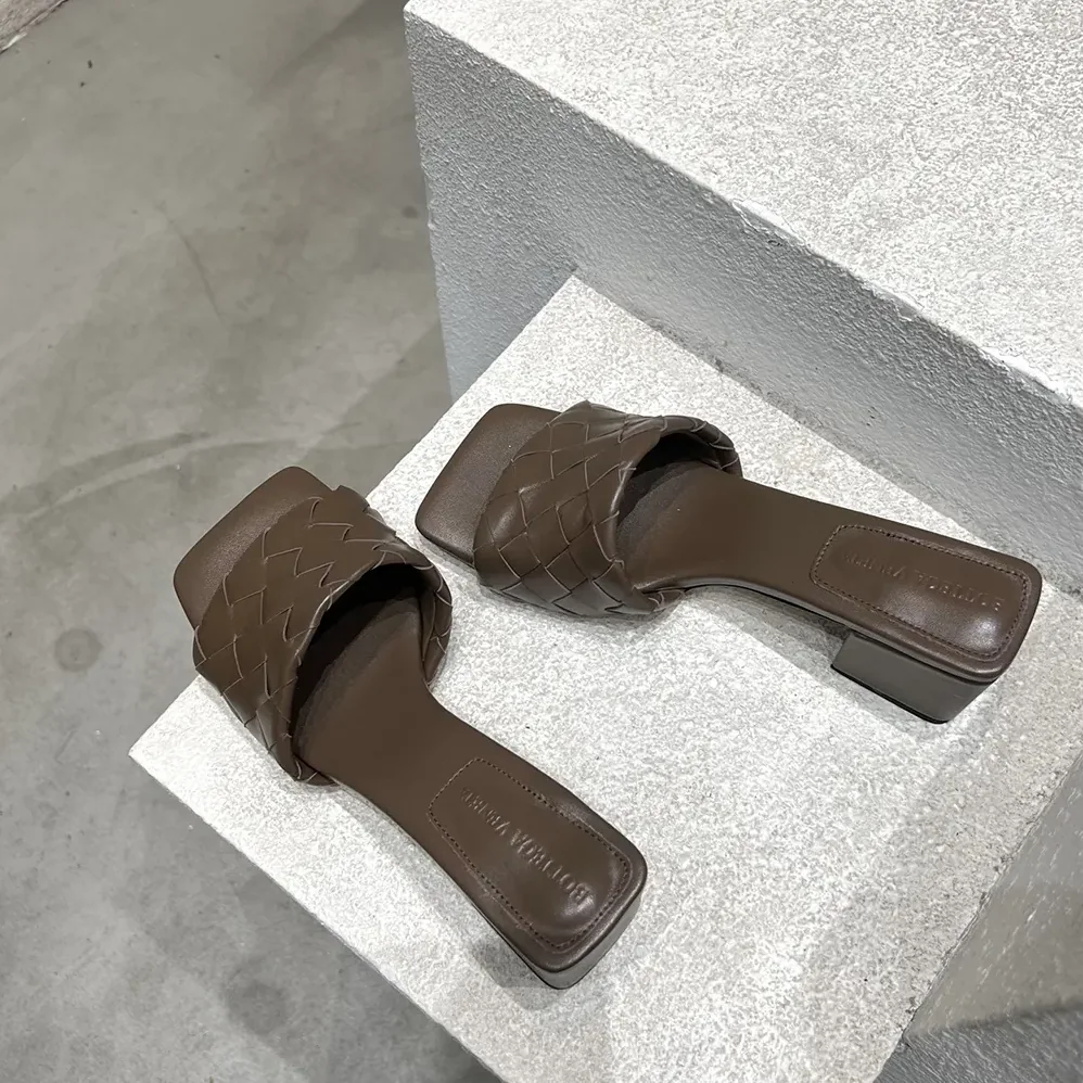 Bottega Veneta Parco Mule for Women in Chocolate Bottega Veneta Parco Mule for Women in Chocolate