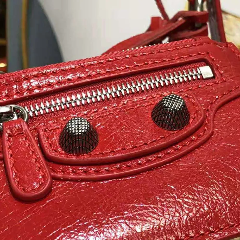 Balenciaga Le Cagole XS Shoulder Bag in Red for Women Balenciaga Le Cagole XS Shoulder Bag in Red for Women