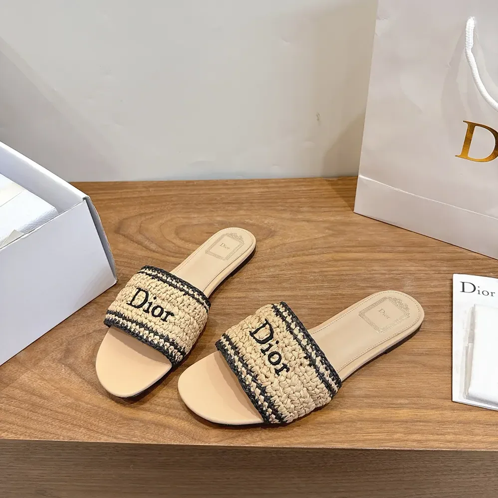 Dior Dioriviera Dior Woven Slide Trench Crocheted Raffia for Women in Effect Technical Fabric Dior Dioriviera Dior Woven Slide Trench Crocheted Raffia for Women in Effect Technical Fabric