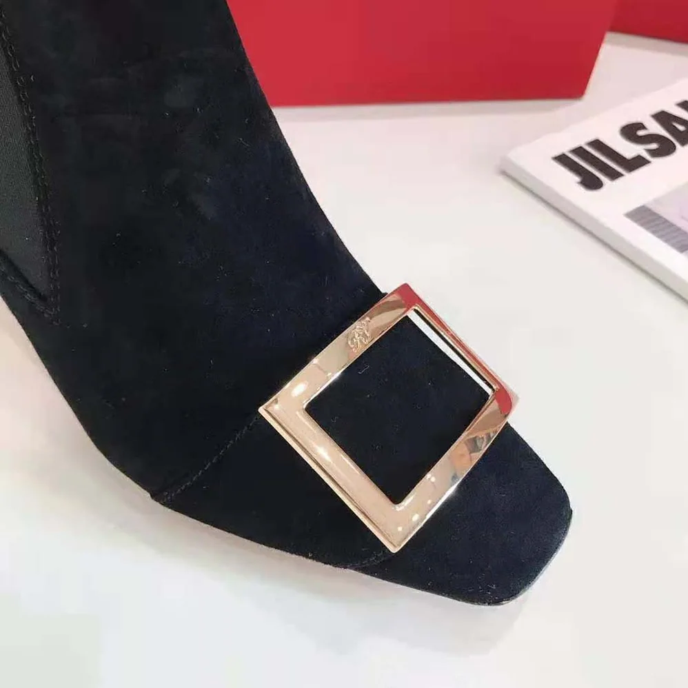 Roger Vivier Trompette Chelsea Boots in 6.5 cm Heel for Women in Black Roger Vivier Trompette Chelsea Boots in 6.5 cm Heel for Women in Black